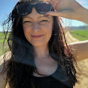 Profile Picture of Erin Quinn (@erinquinn801) on Youtube