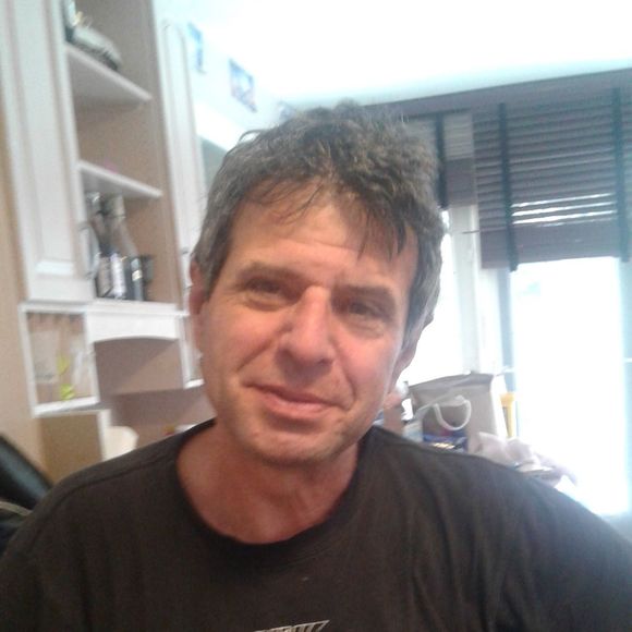 Profile Picture of Brian Bernamoff (@bringle18) on Poshmark