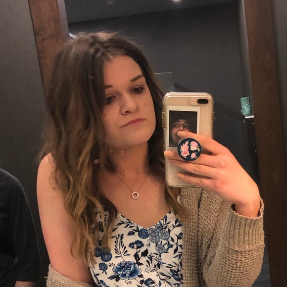 Profile Picture of Grace Sampson (@gracesampson08) on Poshmark