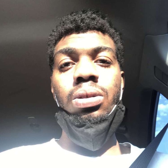 Profile Picture of Correll Baker (@rellyy22) on Poshmark