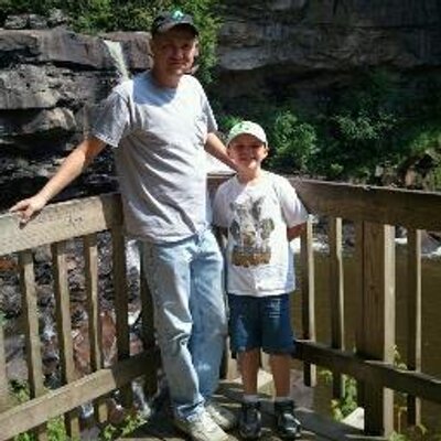 Profile Picture of Lisa Wysong (@ladyblueeyes28) on Twitter