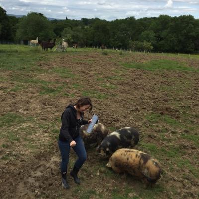 Profile Picture of Kaitlin Wright (@wrightwino) on Twitter