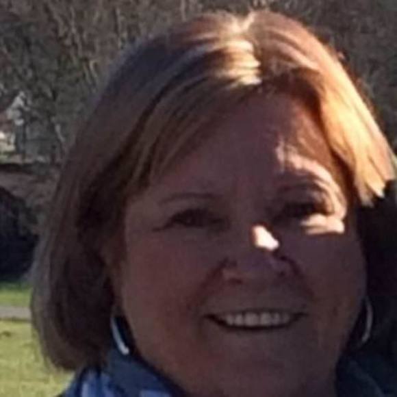 Profile Picture of Clara dobbs Borders (@claraborders) on Poshmark