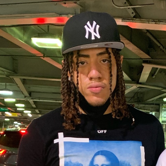 Profile Picture of Kenneth Caicedo (@nycbx434) on Poshmark