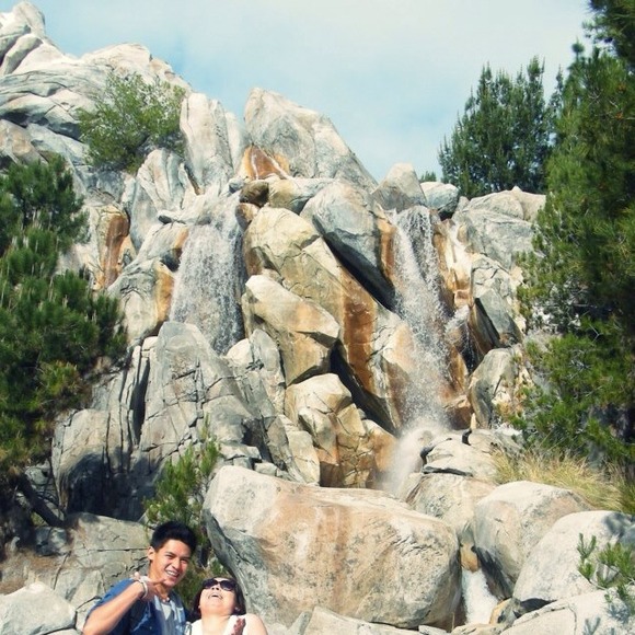 Profile Picture of Cameron Liu (@cam94loo) on Poshmark