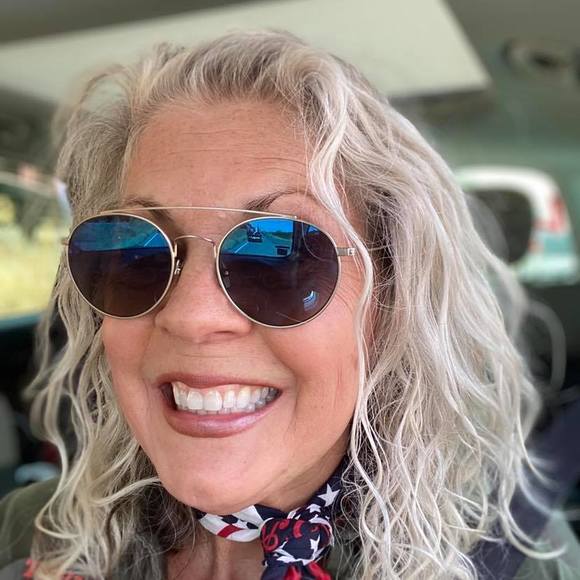 Profile Picture of Kim Manning (@kimmanning713) on Poshmark