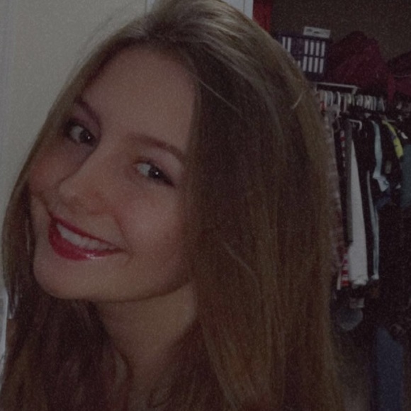 Profile Picture of Kirra Wilson (@wil_kirra) on Poshmark