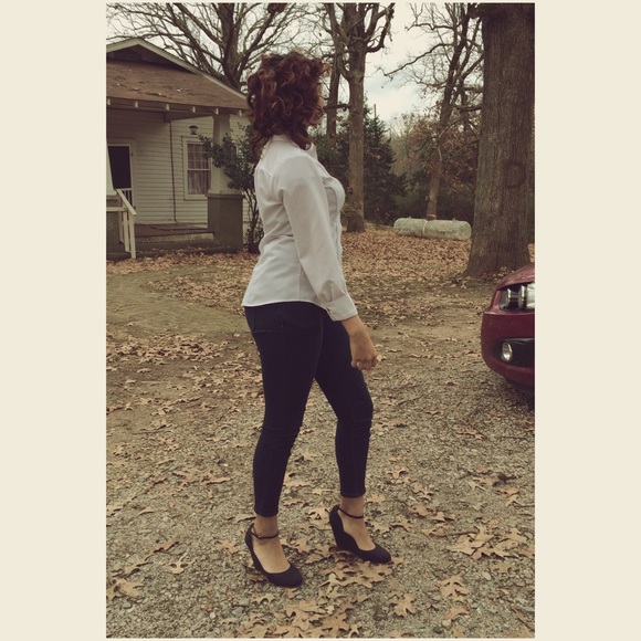 Profile Picture of Savannah Gabriel (@lilmixedgurl) on Poshmark