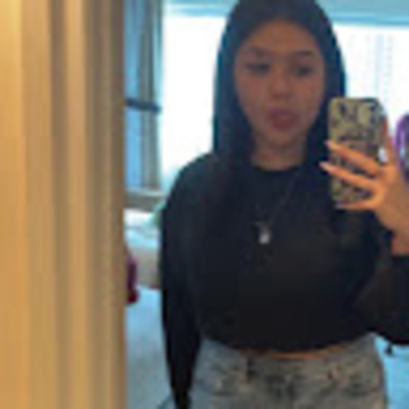 Profile Picture of Alex Starr (@starr6511) on Poshmark