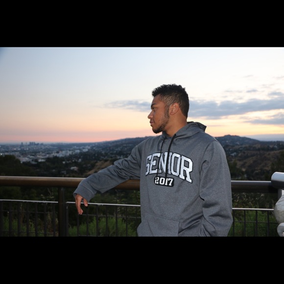 Profile Picture of Julian Williams (@julian11w) on Poshmark