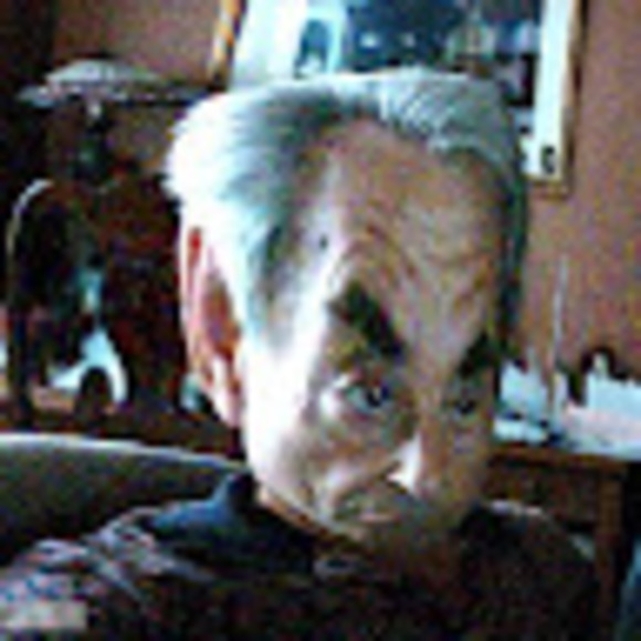 Profile Picture of Esther Glauberson (@boygees) on Poshmark