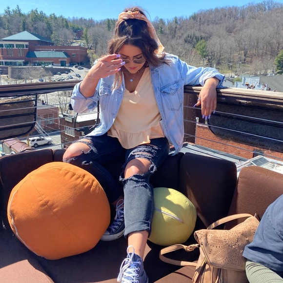 Profile Picture of Eva Meyer (@evameyer) on Poshmark