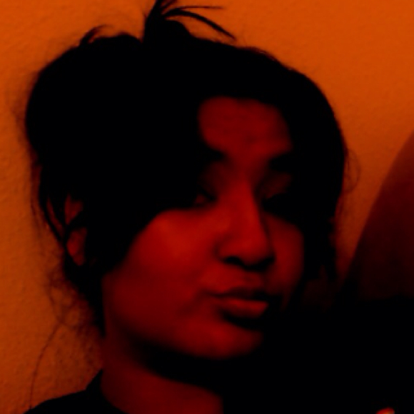 Profile Picture of Brenda Gomez (@brenbby) on Poshmark