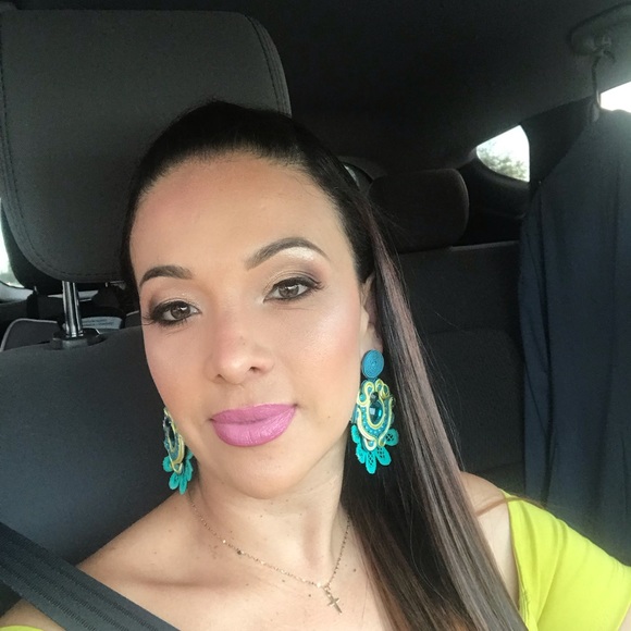 Profile Picture of Luisa Agudelo (@lulua8503) on Poshmark