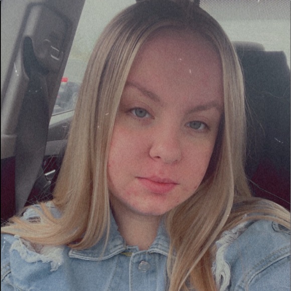 Profile Picture of Sierra Malatt (@malatsie) on Poshmark