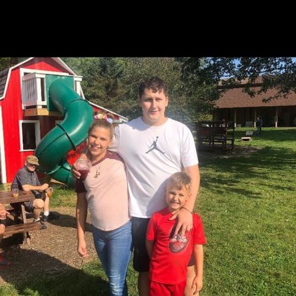 Profile Picture of Payton Vanyo (@paytonvanyo) on Poshmark