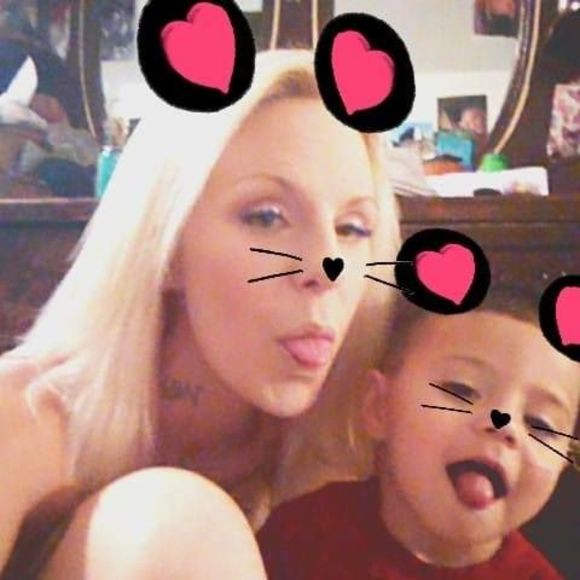 Profile Picture of Danielle Mcclure (@daniellemcclure) on Poshmark