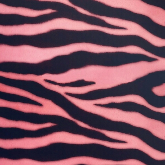 Profile Picture of Lorena Serna (@loren57) on Poshmark