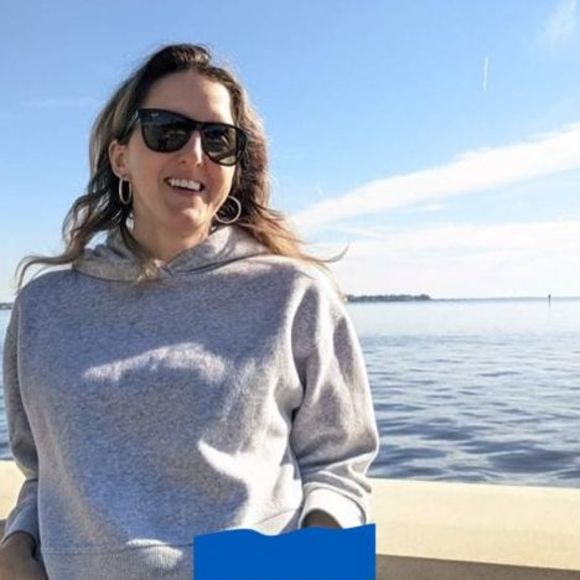 Profile Picture of Michaela Heinrich (@michaelaheinric) on Poshmark