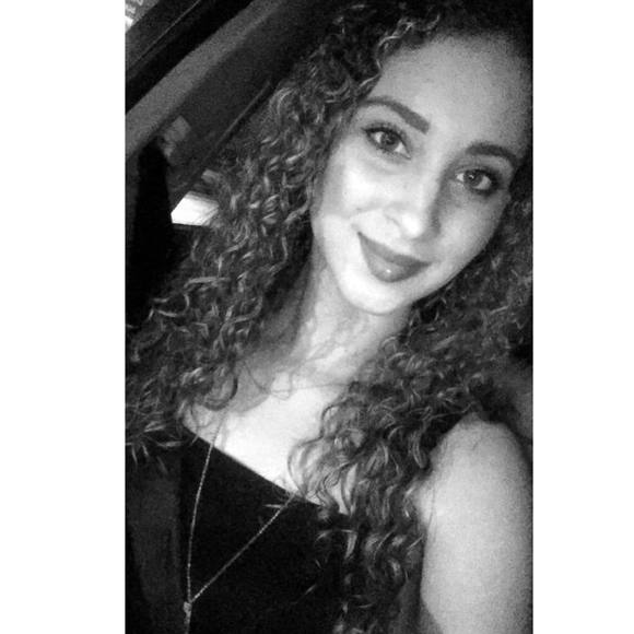 Profile Picture of Jessica Decatrel (@jessikah26) on Poshmark