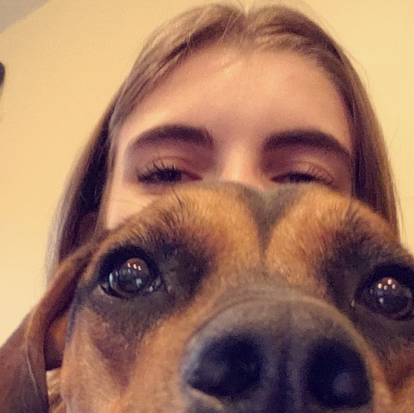 Profile Picture of Caitlin Speyer (@caitlin_speyer) on Poshmark