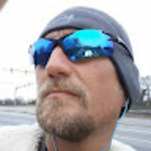 Profile Picture of Chad Earp (@chadearp809) on Poshmark