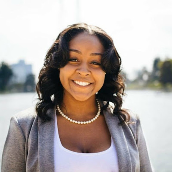 Profile Picture of Aeryn Woullard (@aerynw1) on Poshmark