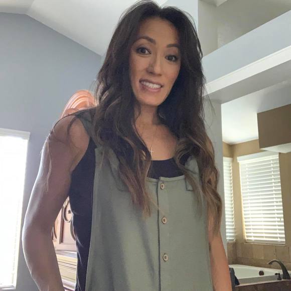 Profile Picture of Nancy Bowen (@nancy_bowen) on Poshmark