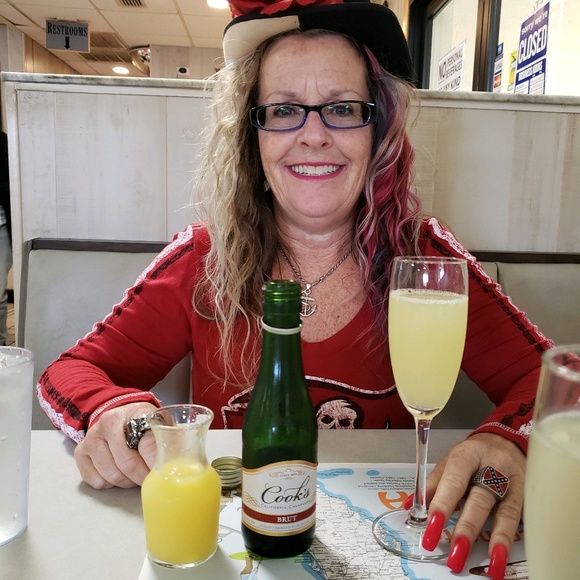 Profile Picture of Jill Kotkin (@jillshopsnow) on Poshmark