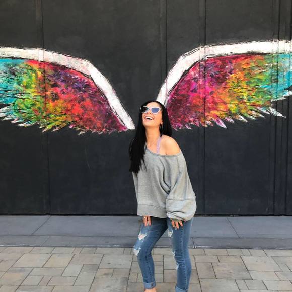 Profile Picture of Bonnie Merlette (@bonniemerlette) on Poshmark