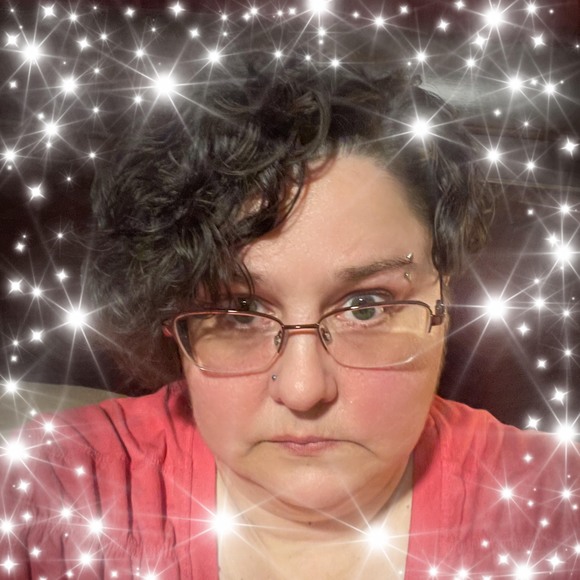 Profile Picture of Diane Lader (@dianelader68) on Poshmark