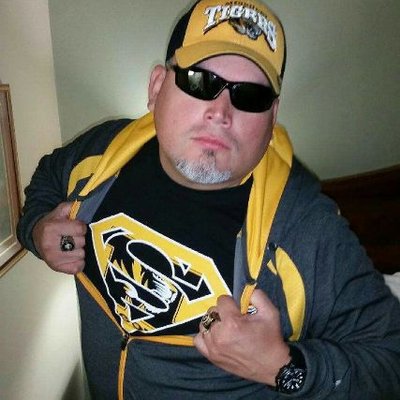 Profile Picture of Michael J Valadez (@mizzou_mike52) on Twitter