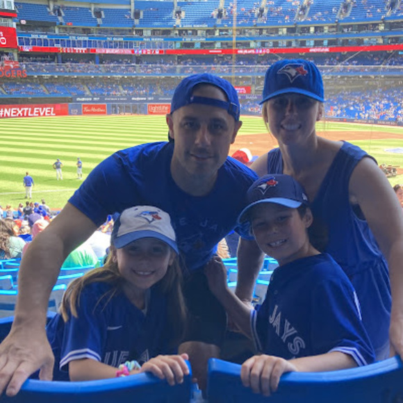 Profile Picture of Andrew & lyndsay Sim (@aljksim) on Poshmark