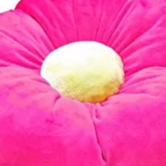 Profile Picture of Kelsie Baker (@kalizzle513) on Poshmark