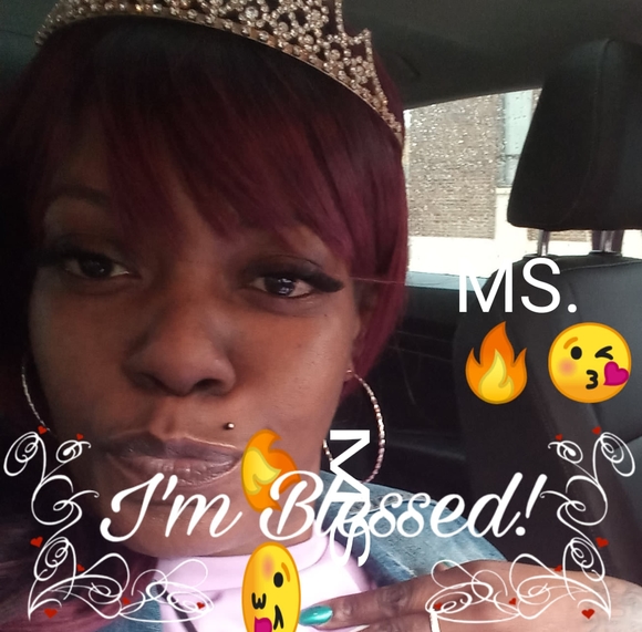 Profile Picture of Meallday Daniels (@mealldaydaniels) on Poshmark