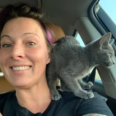 Profile Picture of Amber Lance (@juliadefinitely) on Twitter