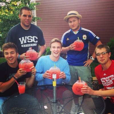 Profile Picture of Tyler Hummel (@humdogbillion) on Twitter