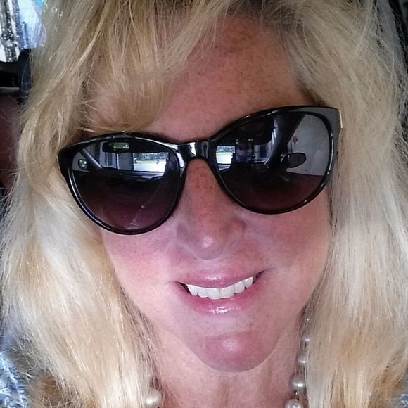 Profile Picture of Kathy Vaeth (@kathyv62) on Poshmark