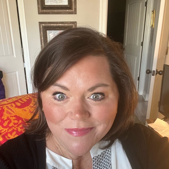 Profile Picture of April Chandler (@uswakc11) on Poshmark