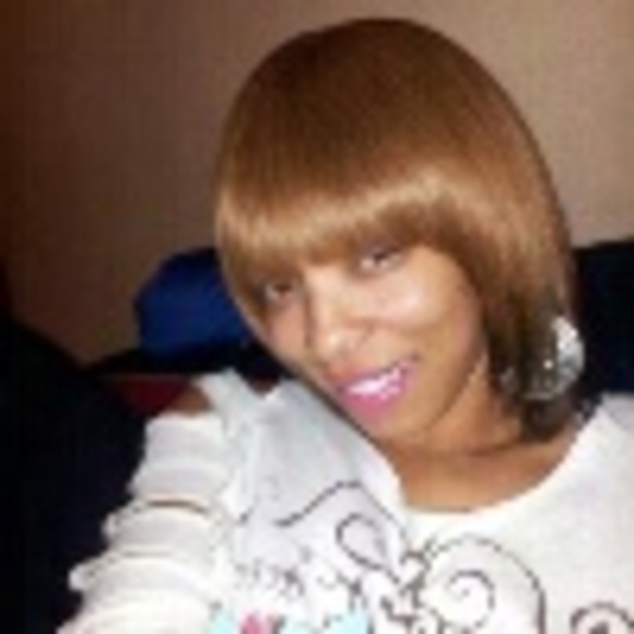 Sonja Brooks - Poshmark Profile Picture of Sonja Brooks (@cheapnsheek) on Poshmark