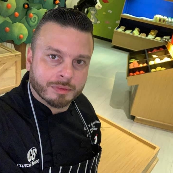 Profile Picture of Carlos Aguilera (@chef_carlos1) on Poshmark