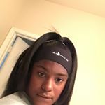 Profile Picture of CourtneyRobinson (@cococurlyhead) on Instagram