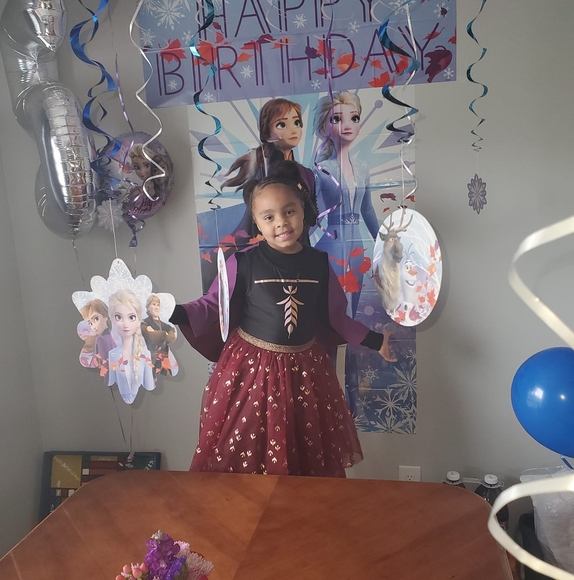 Profile Picture of Terryann Baxter (@terryheslop23) on Poshmark