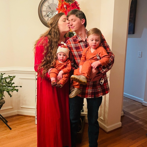 Profile Picture of Emilee Prevette (@emileefaithh) on Poshmark