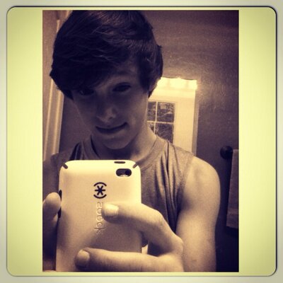 Profile Picture of Danny McFarland (@Dmickeyy) on Twitter