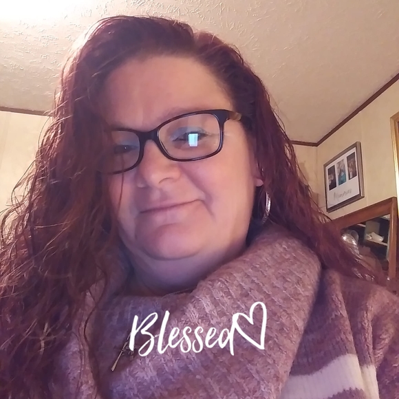 Profile Photo of Sherry Horn (@hornlsherry42) on Poshmark