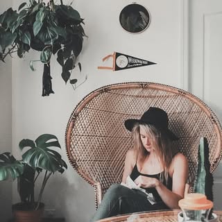 Polly Hlavac Pritz - Instagram Profile Picture of Polly Hlavac Pritz (@thefolklohr) on Instagram