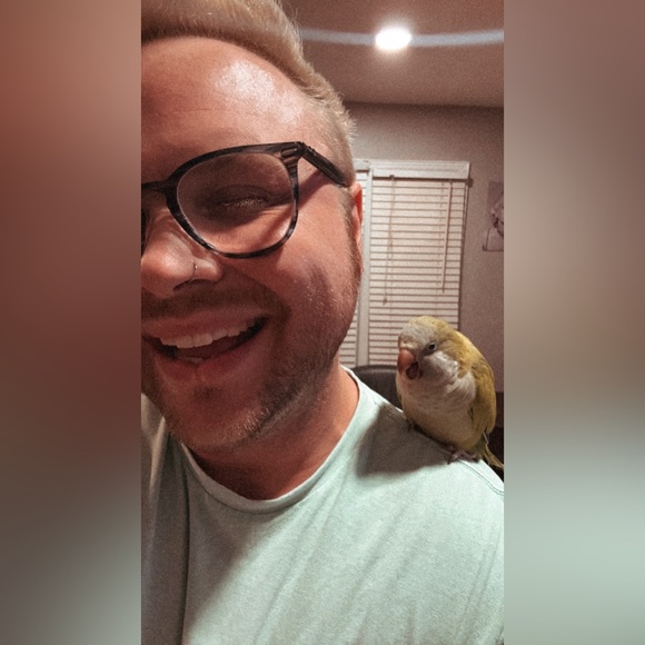 Profile Picture of John Farley (@johnfarleyy) on Poshmark