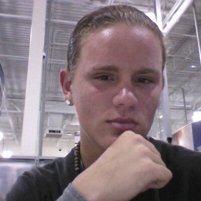 Profile Picture of Dustin Mooney (@dustinmooney69) on Twitter