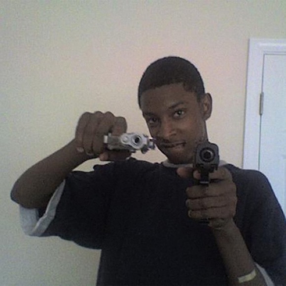 Daxton Slinker - Poshmark Profile Picture of Daxton Slinker (@offwhiteplugg1) on Poshmark